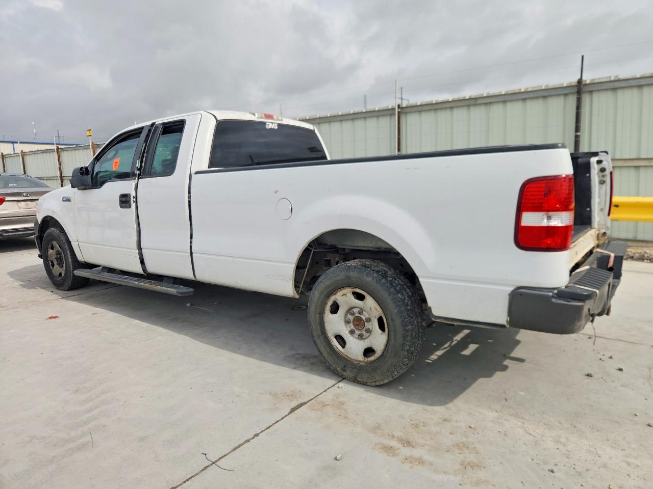 2008 Ford F150 White vin: 1FTVX12588KE55971