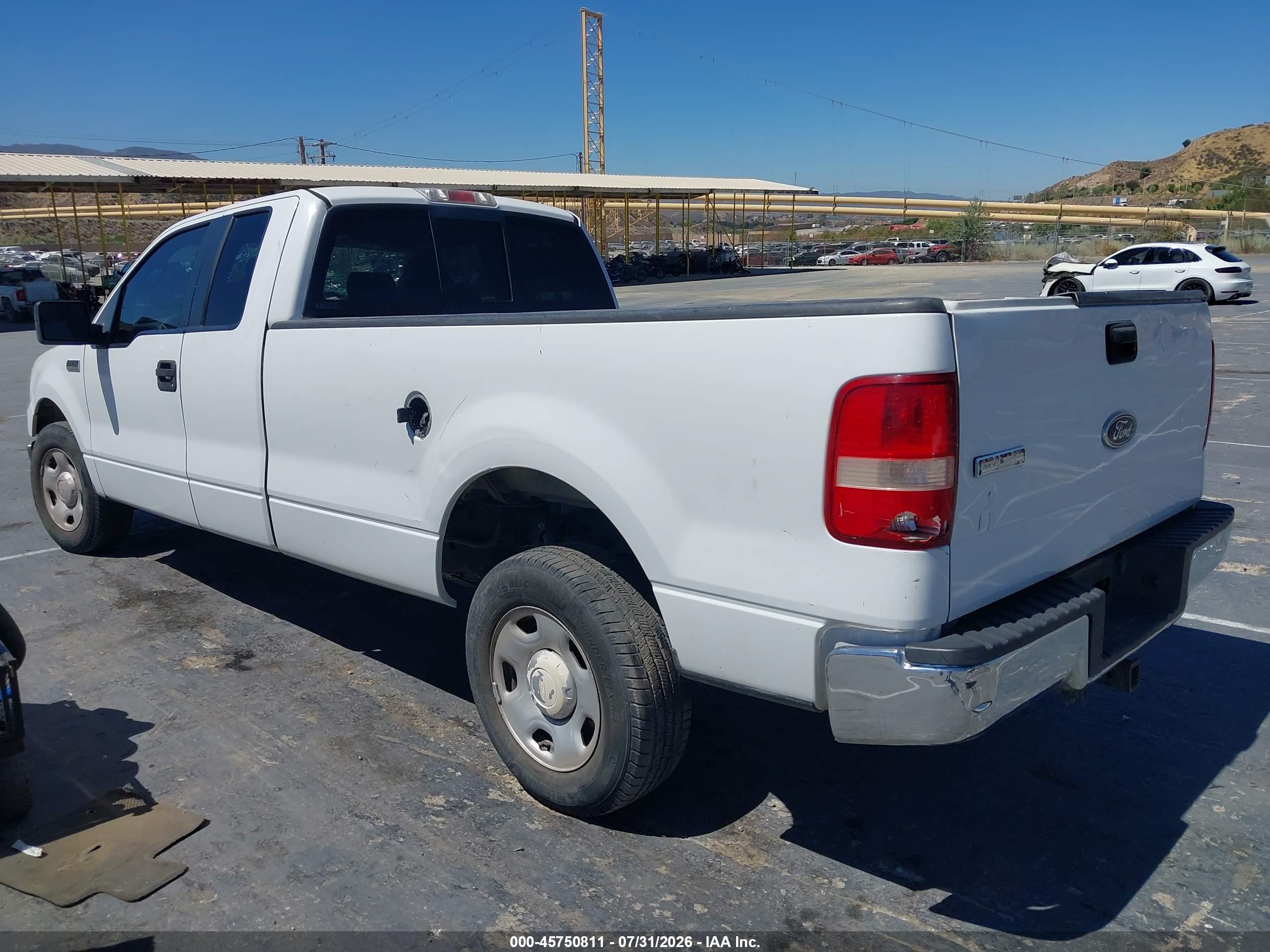 2005 Ford F-150 Lariat/xl/xlt White vin: 1FTVX125X5NC01916