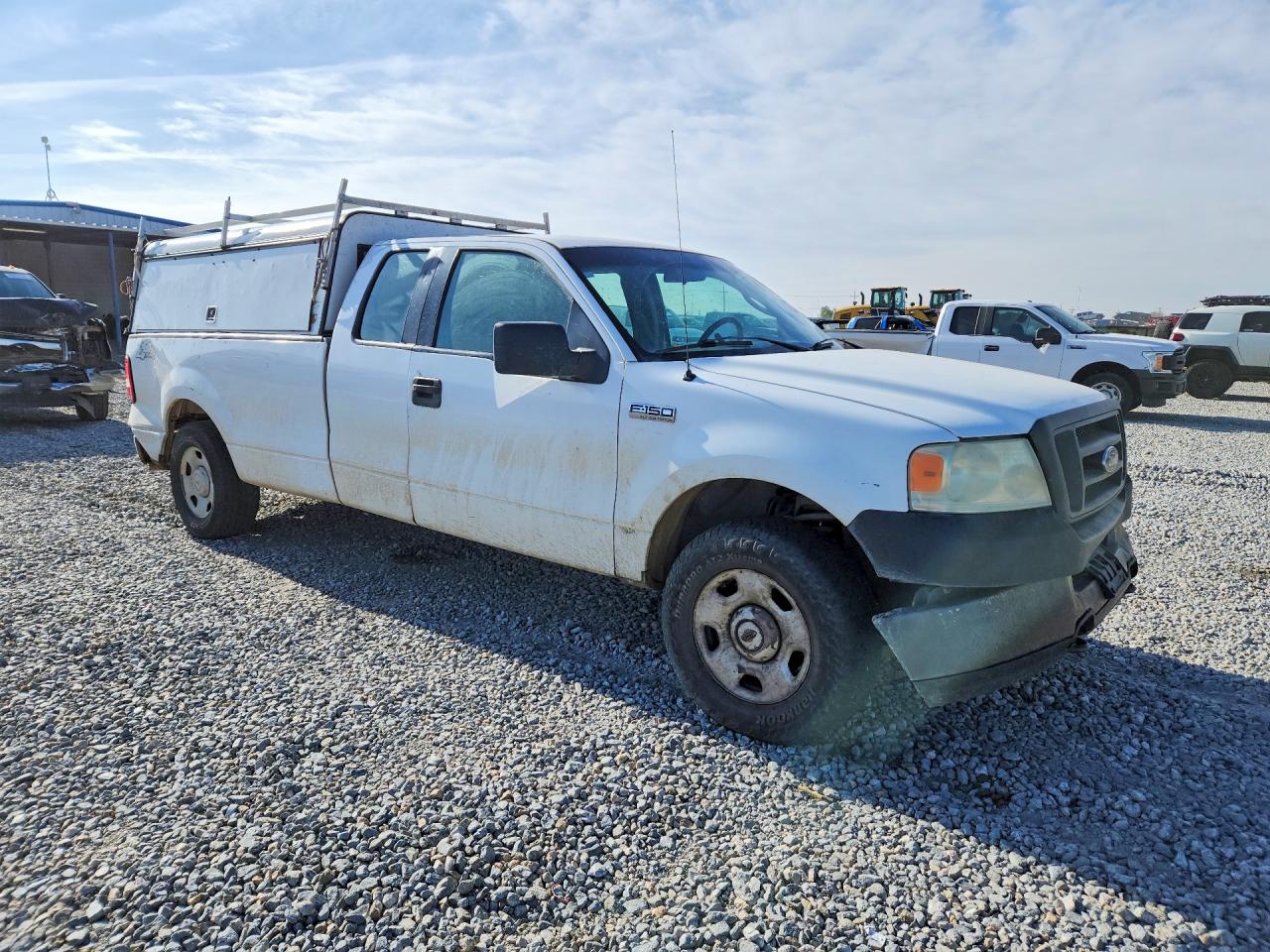 2005 Ford F-150 White vin: 1FTVX14565NC01697