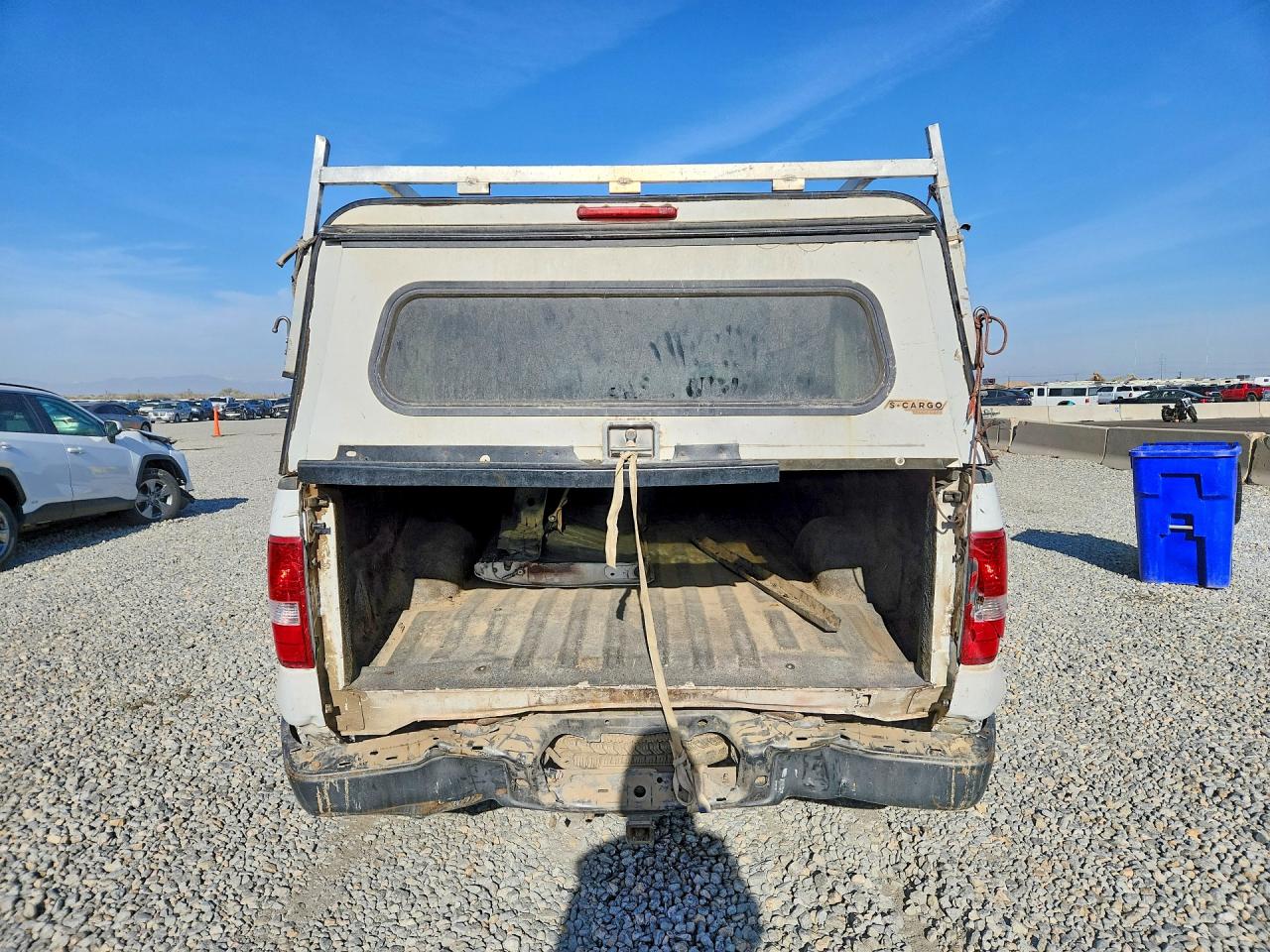 2005 Ford F-150 White vin: 1FTVX14565NC01697