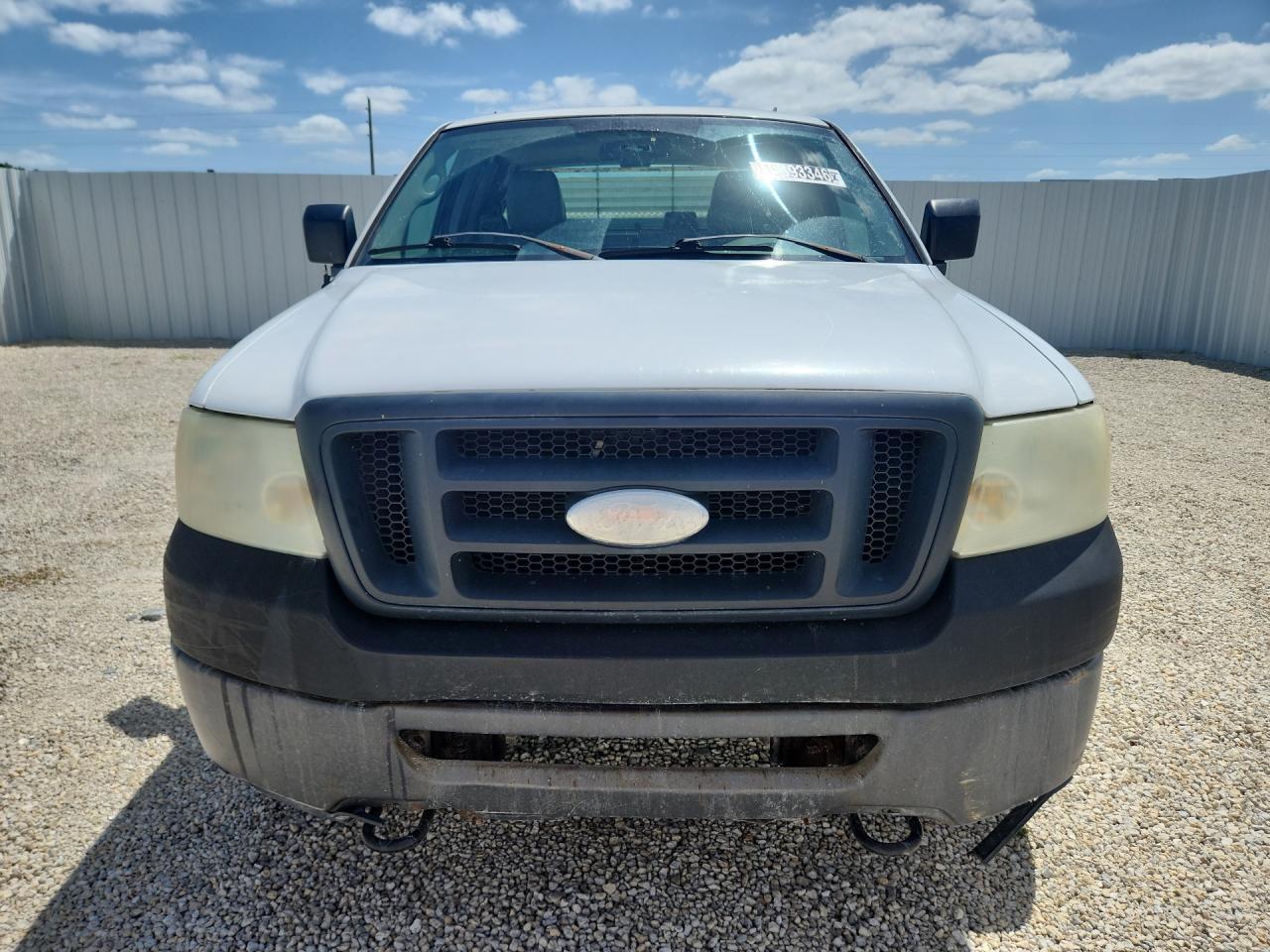 2007 Ford F150 White vin: 1FTVX14577NA37069 Damage: Front Metal Bumper Painted, Dent(S) W/No Paint Dmg, 5 To 6 Inches