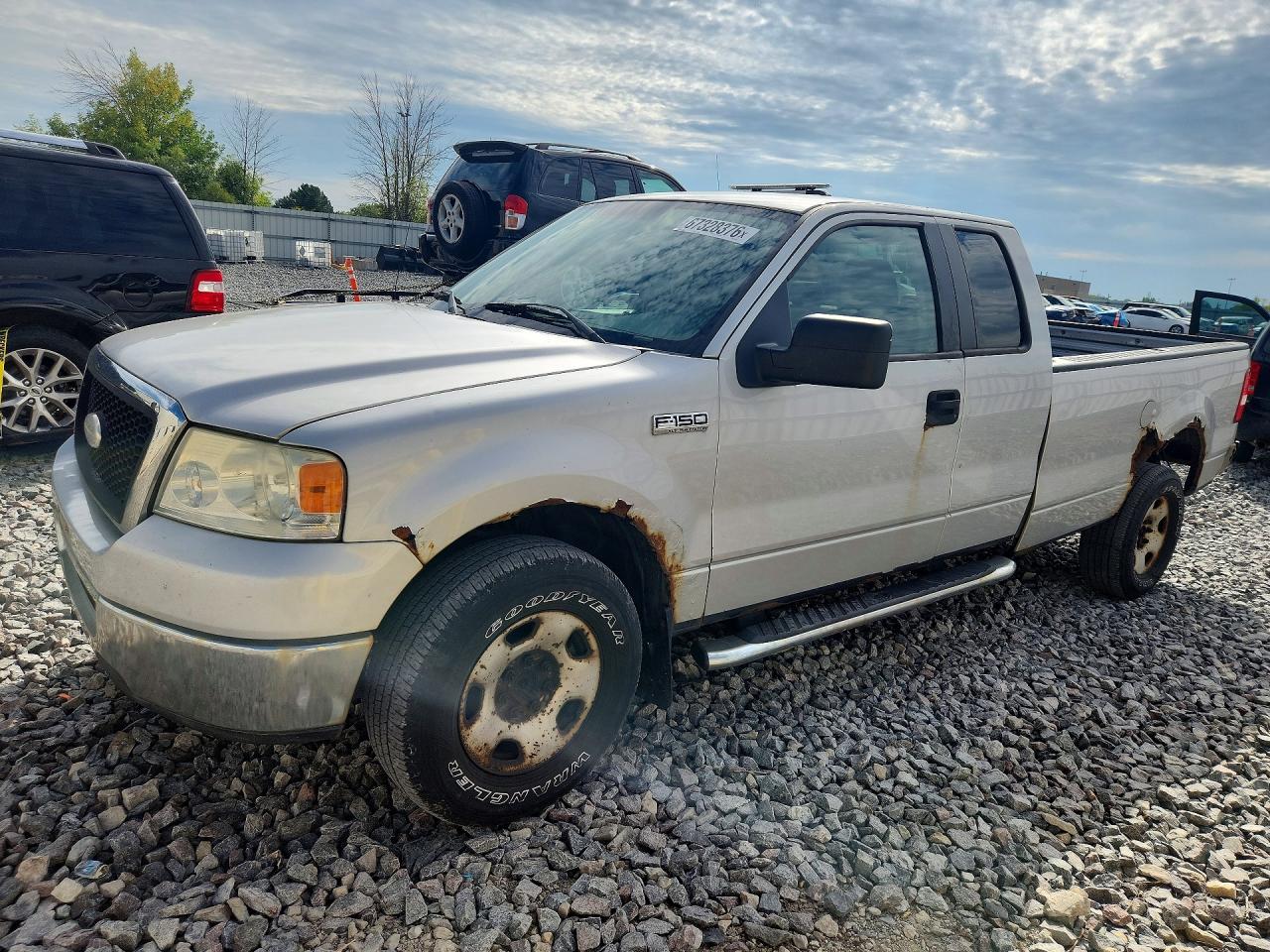 2007 Ford F150 Silver vin: 1FTVX14577NA48413