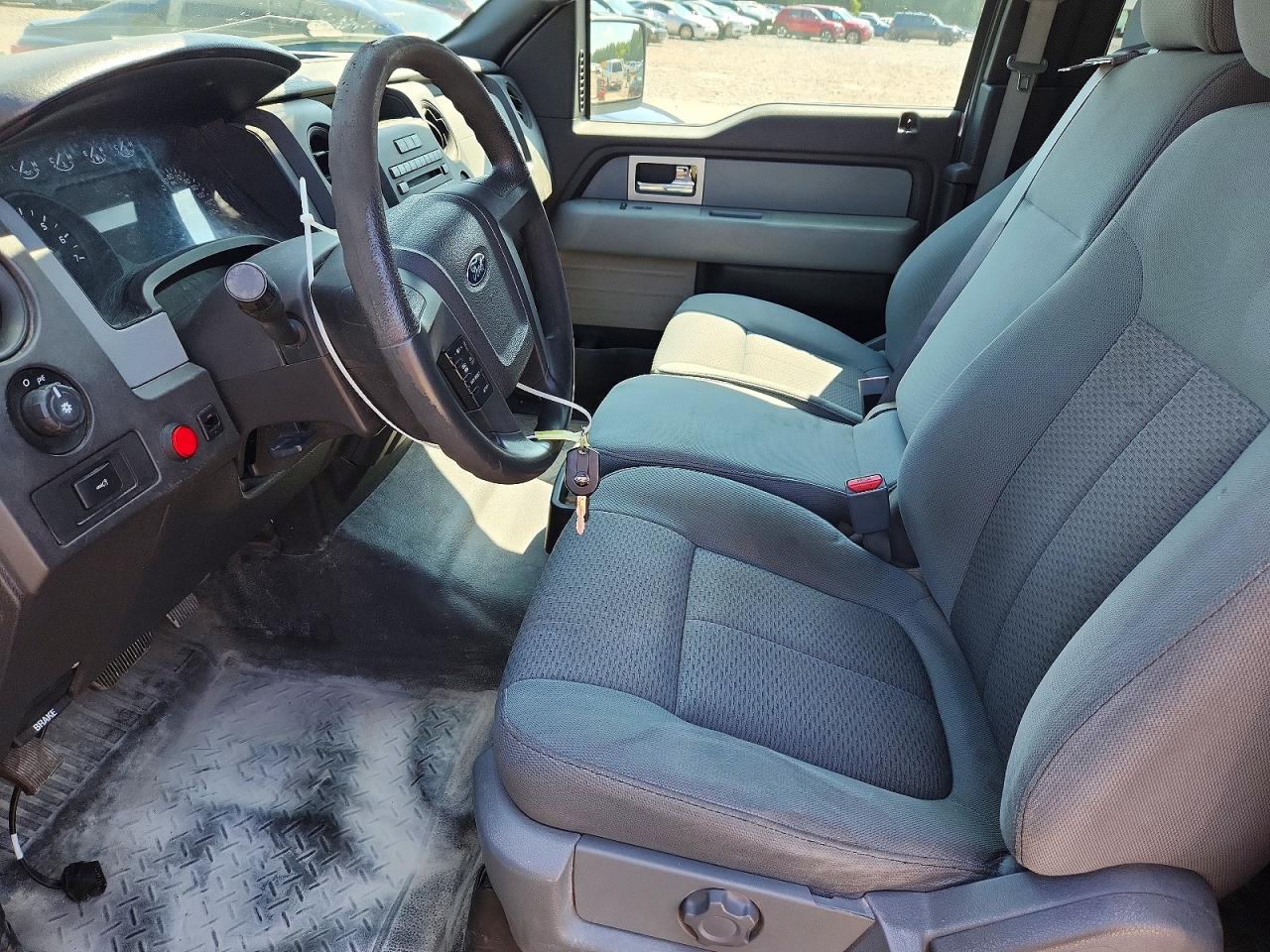 2011 Ford F150 Super Cab White vin: 1FTVX1CF3BKD98285