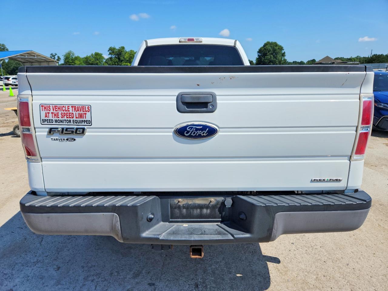 2011 Ford F150 Super Cab White vin: 1FTVX1CF3BKD98285