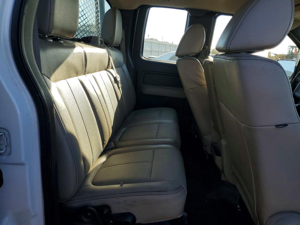 2010 Ford F150 Super Cab White vin: 1FTVX1CV2AKE47482