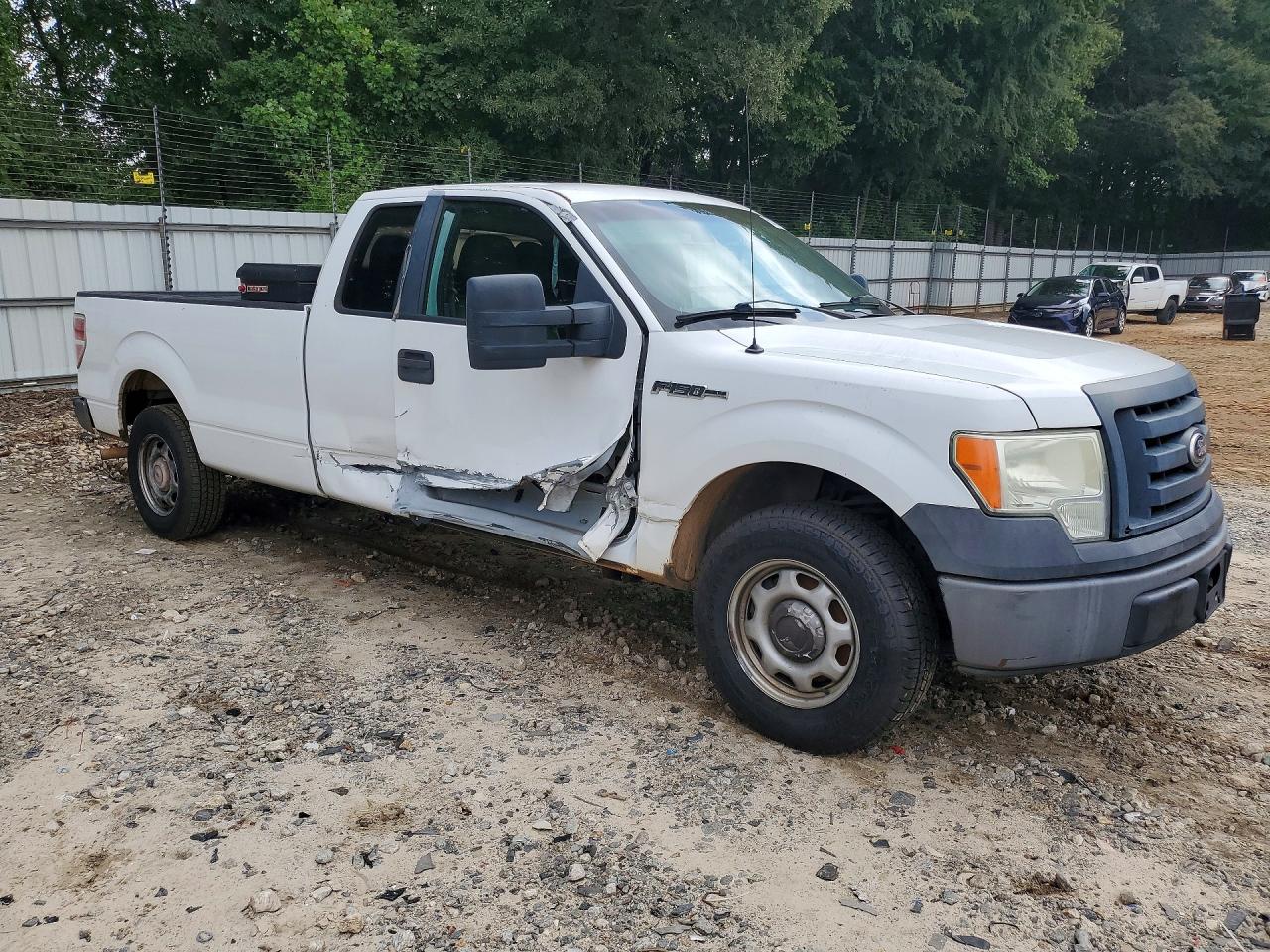 2010 Ford F150 Super Cab White vin: 1FTVX1CV3AKE18539