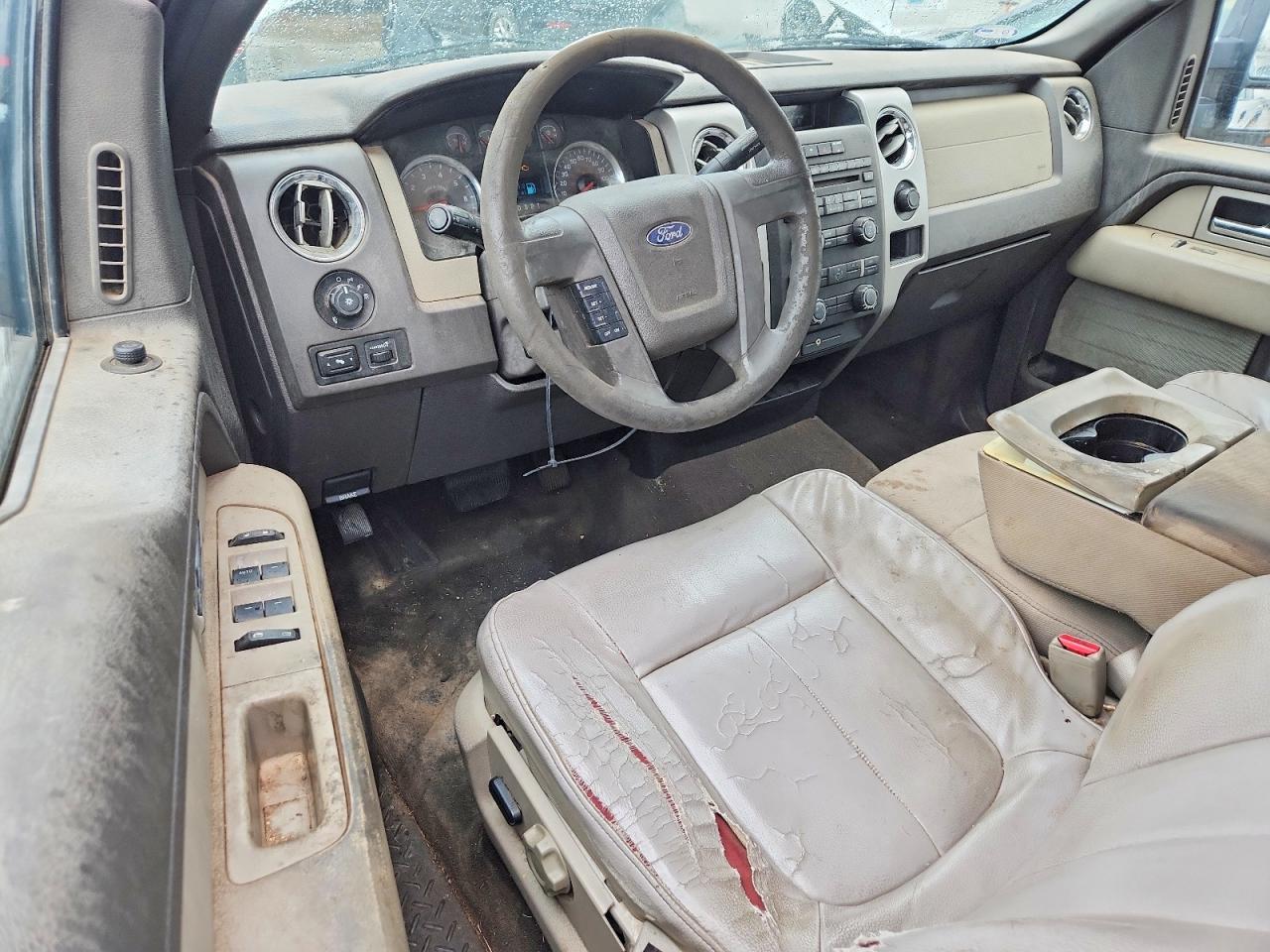 2010 Ford F150 Super Cab Белый vin: 1FTVX1CVXAKC18693