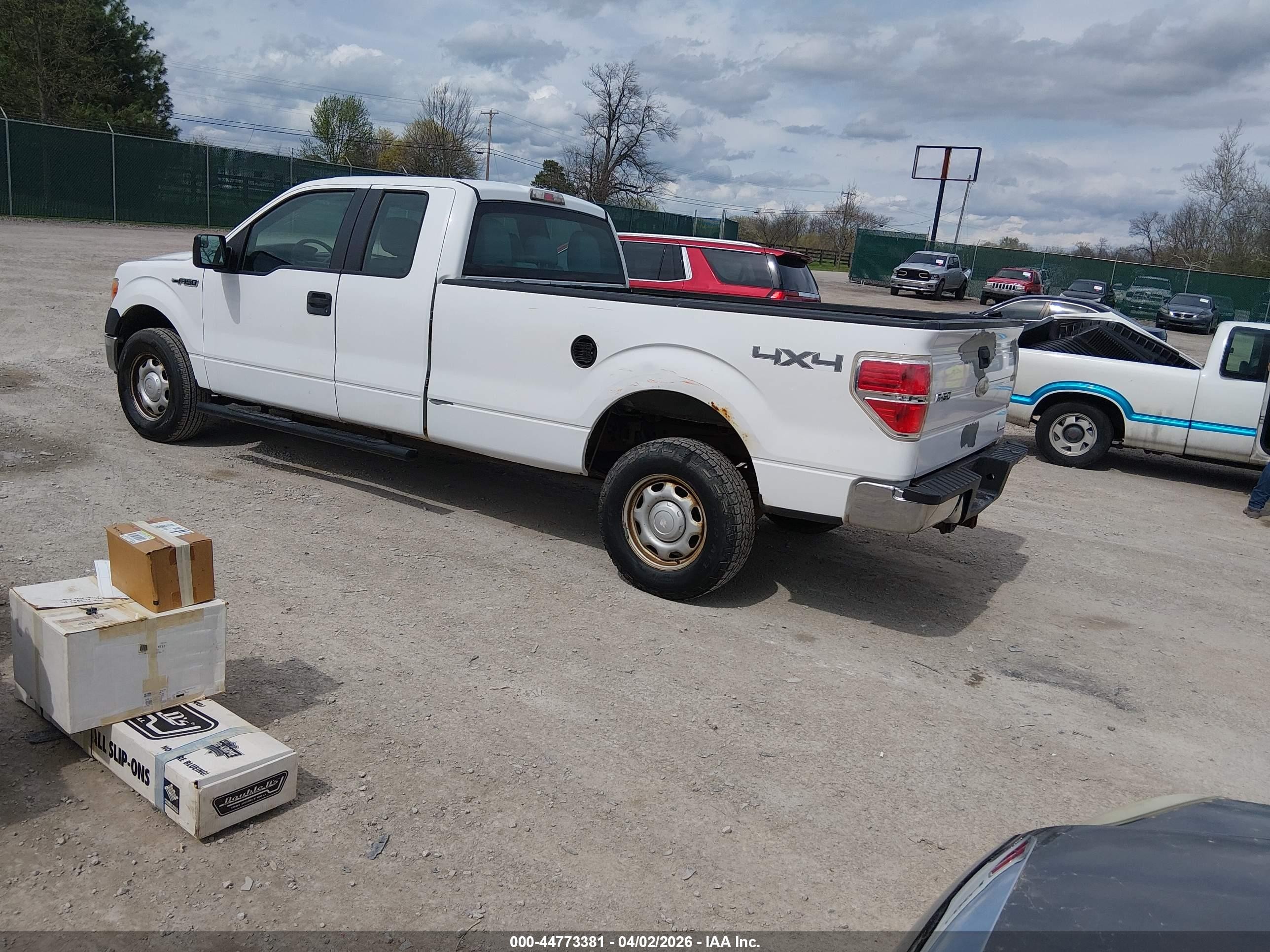 2012 Ford F-150 Xl Белый vin: 1FTVX1EF3CKD06476