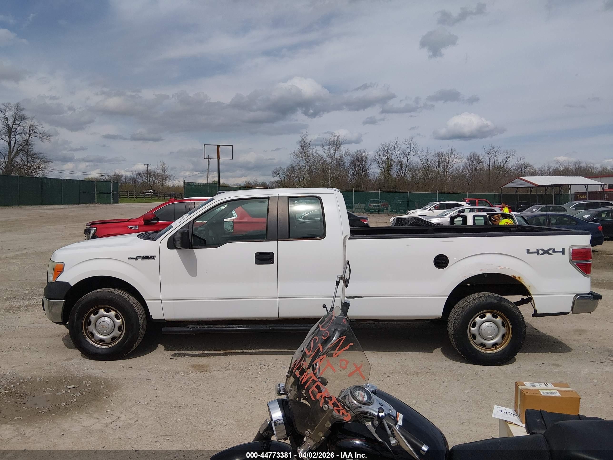 2012 Ford F-150 Xl Белый vin: 1FTVX1EF3CKD06476