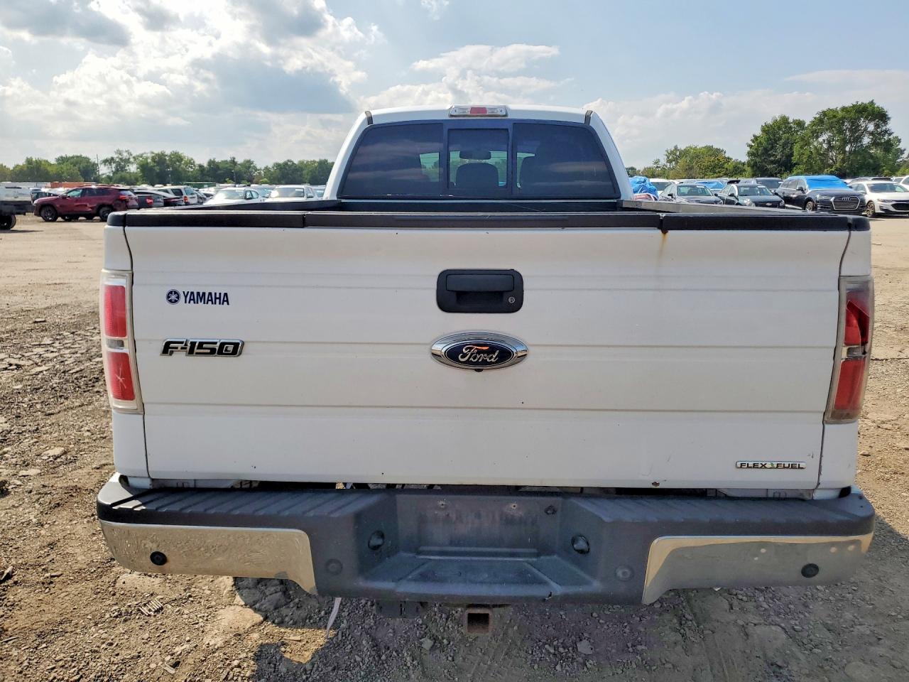 2012 Ford F150 Super Cab White vin: 1FTVX1EF4CKE09101