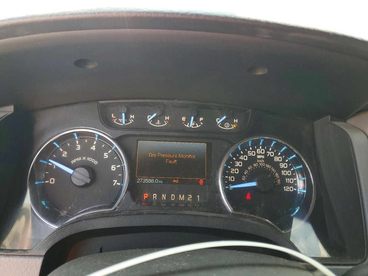 2012 Ford F150 Super Cab White vin: 1FTVX1EF4CKE09101