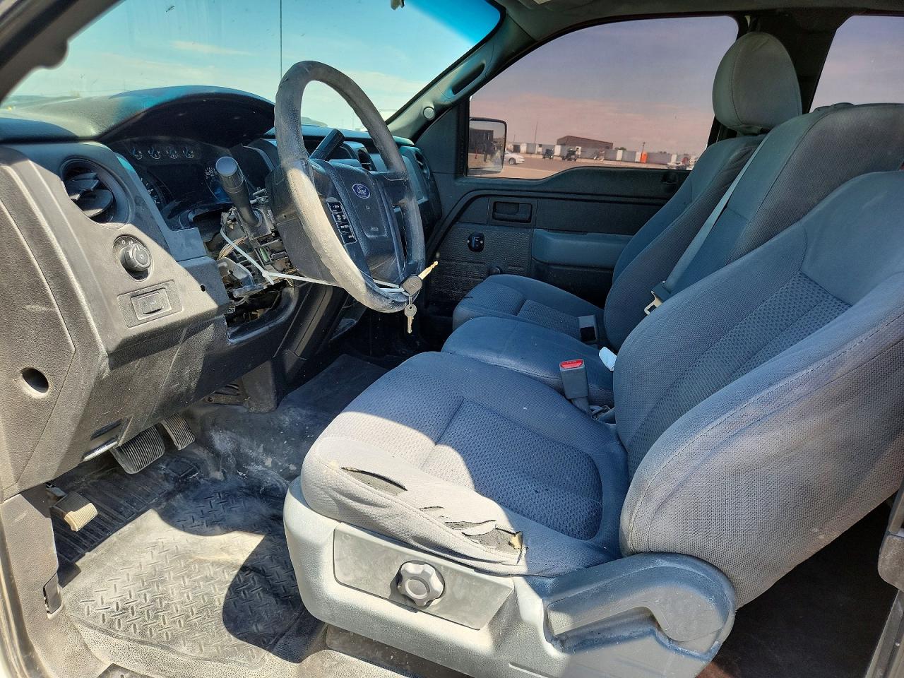 2013 Ford F150 Super Cab White vin: 1FTVX1EF5DKF95586