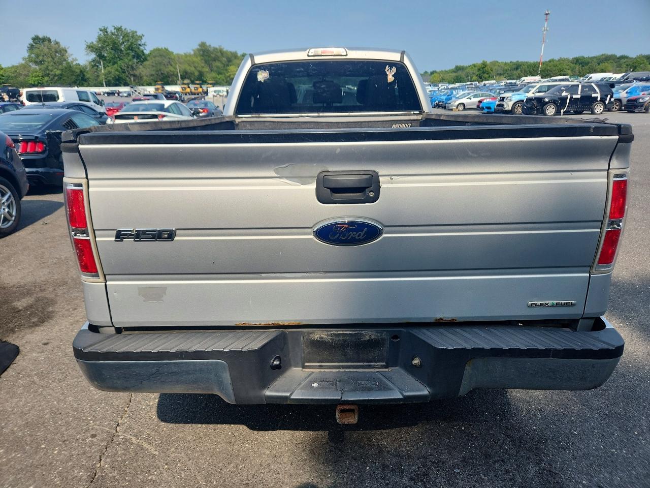 2011 Ford F150 Super Cab Серебряный vin: 1FTVX1EF8BKD18394