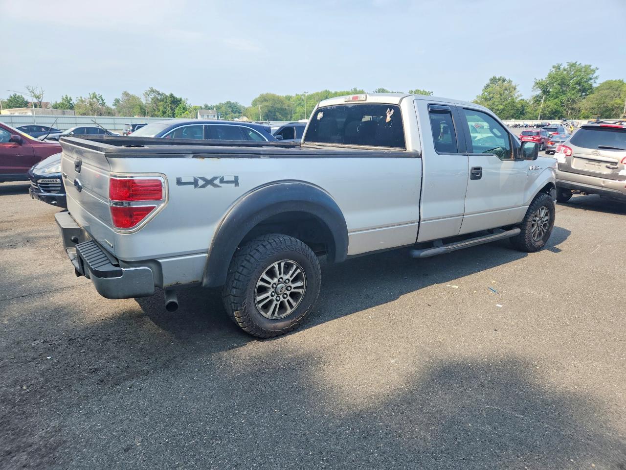 2011 Ford F150 Super Cab Серебряный vin: 1FTVX1EF8BKD18394