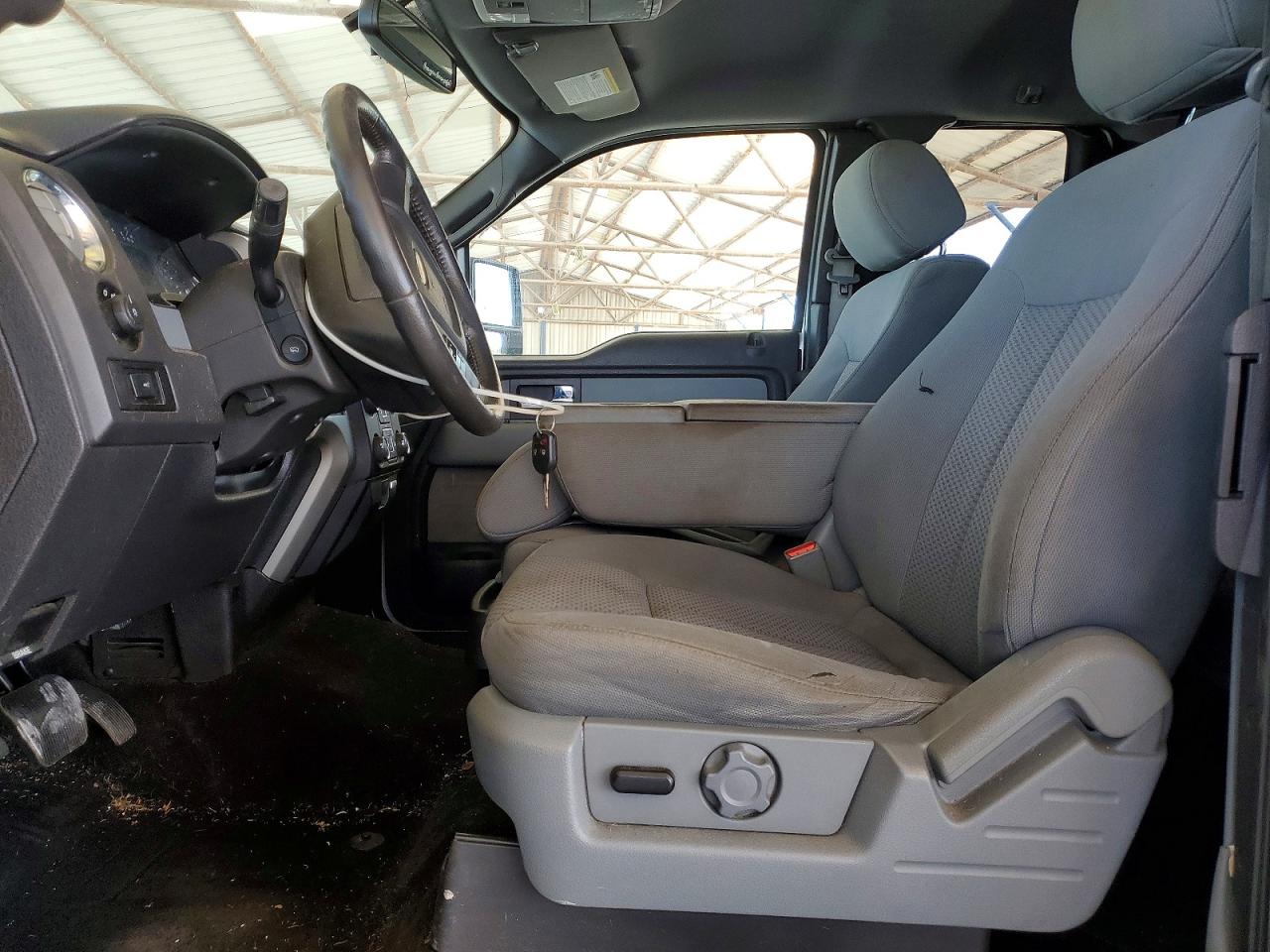 2014 Ford F150 Super Cab White vin: 1FTVX1ET4EKD41276