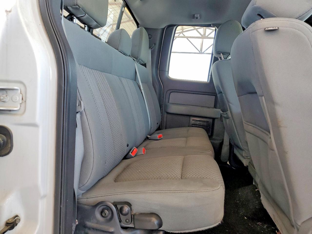 2014 Ford F150 Super Cab White vin: 1FTVX1ET4EKD41276