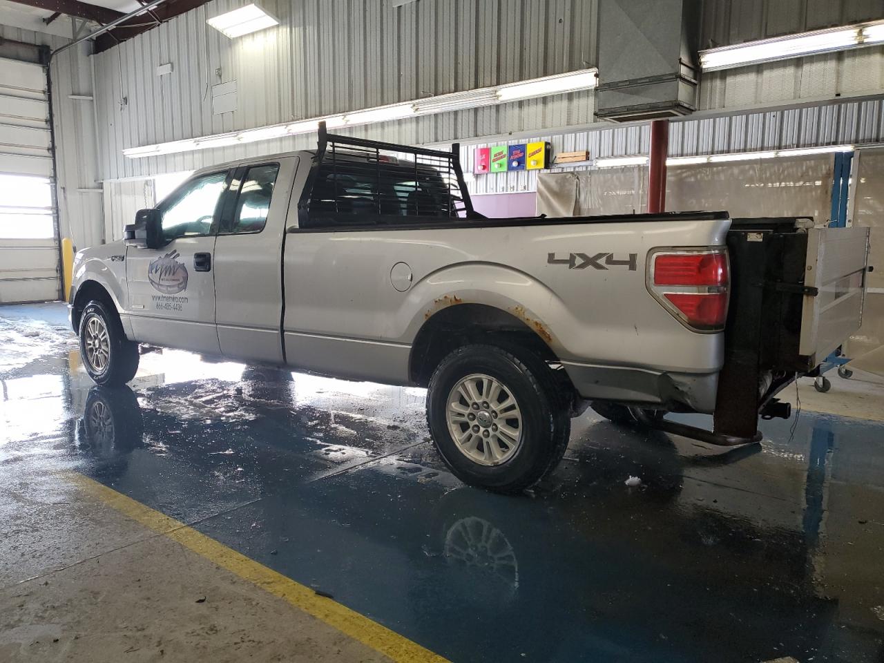 2014 Ford F150 Super Cab Silver vin: 1FTVX1ET5EKF17347 Damage: Left Bed Side, Severe Damage, Replacement Required