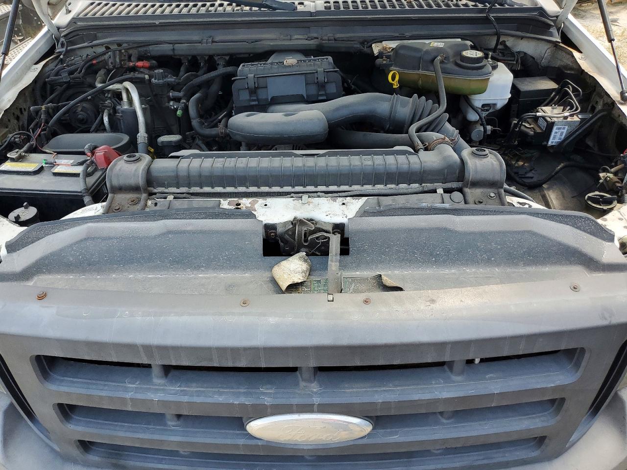 2005 Ford F350 Srw Super Duty Белый vin: 1FTWF31505ED06811