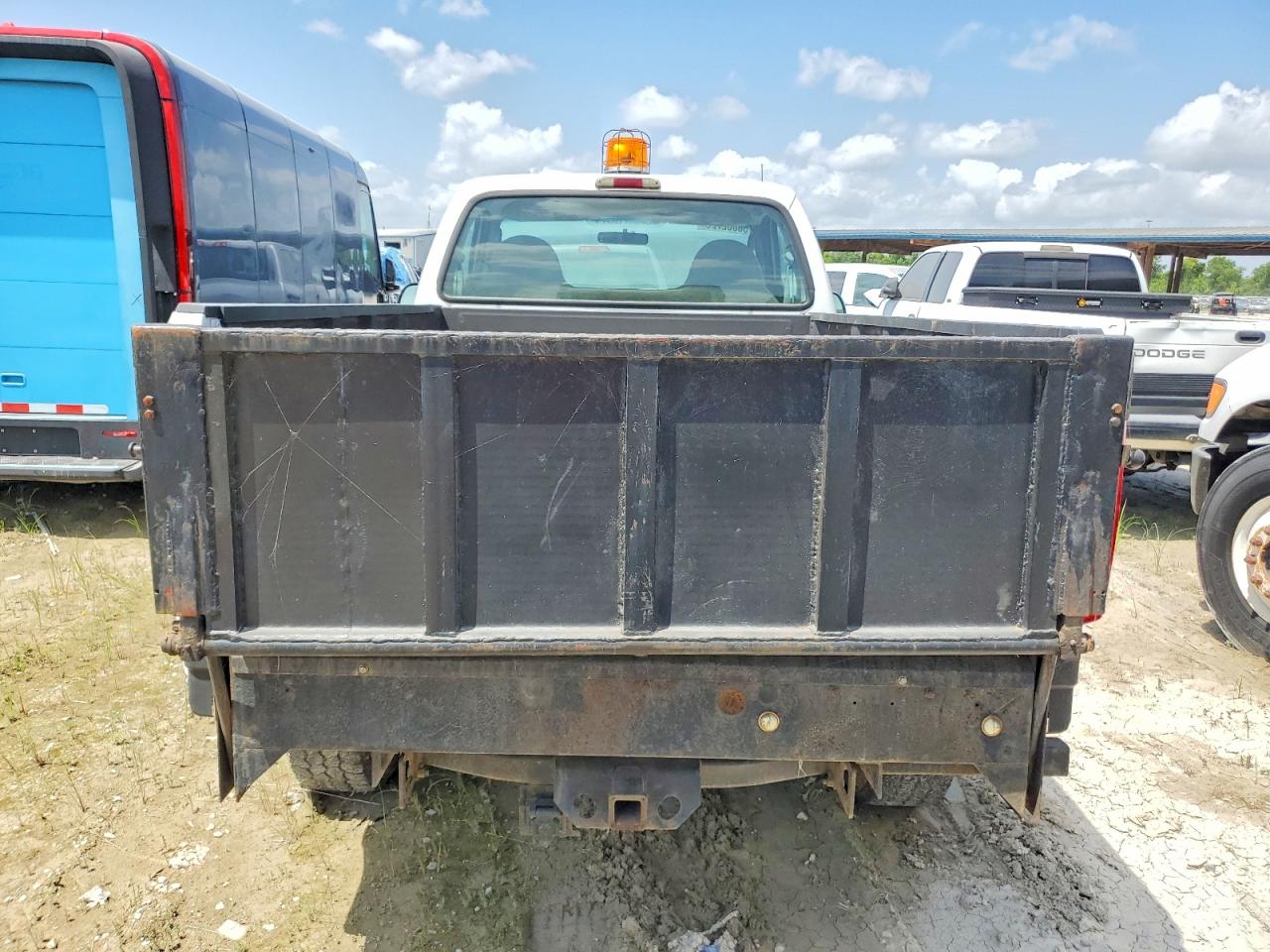 2005 Ford F350 Srw Super Duty Белый vin: 1FTWF31505ED06811
