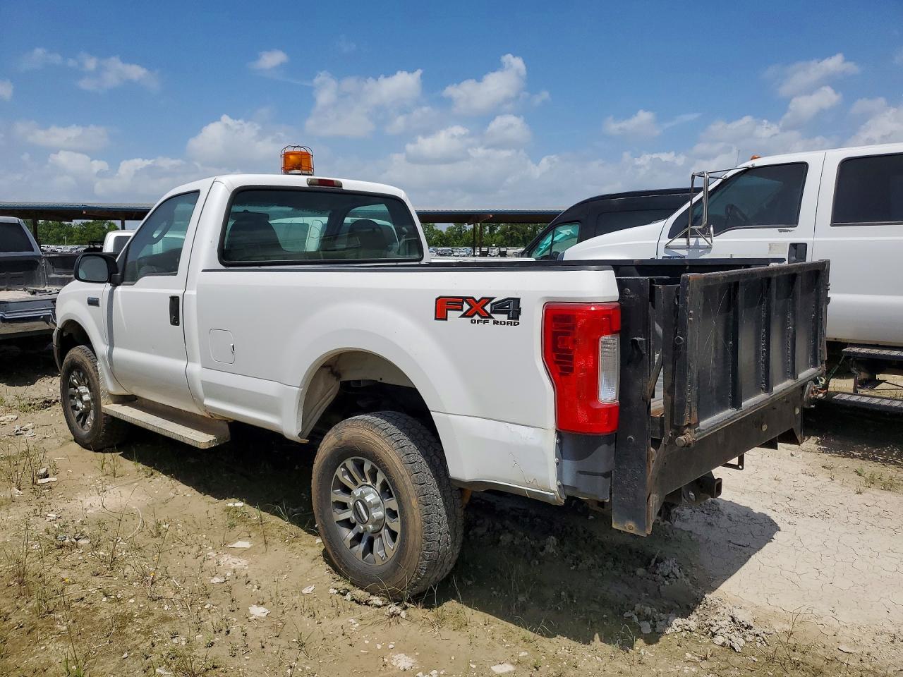 2005 Ford F350 Srw Super Duty Белый vin: 1FTWF31505ED06811