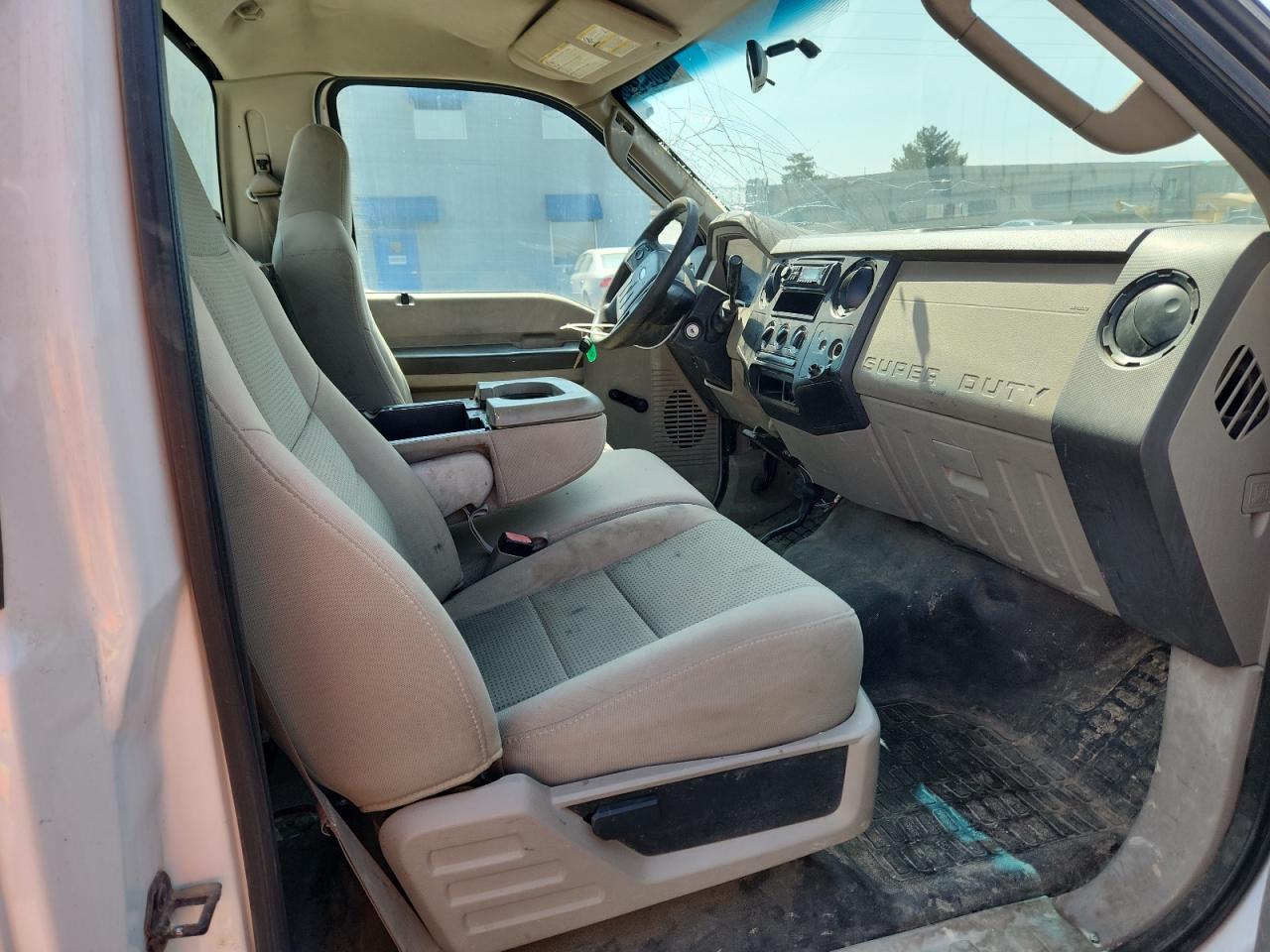 2008 Ford F350 Srw Super Duty White vin: 1FTWF31Y98EE47200 Damage: Console Cover, Missing, Replacement Required