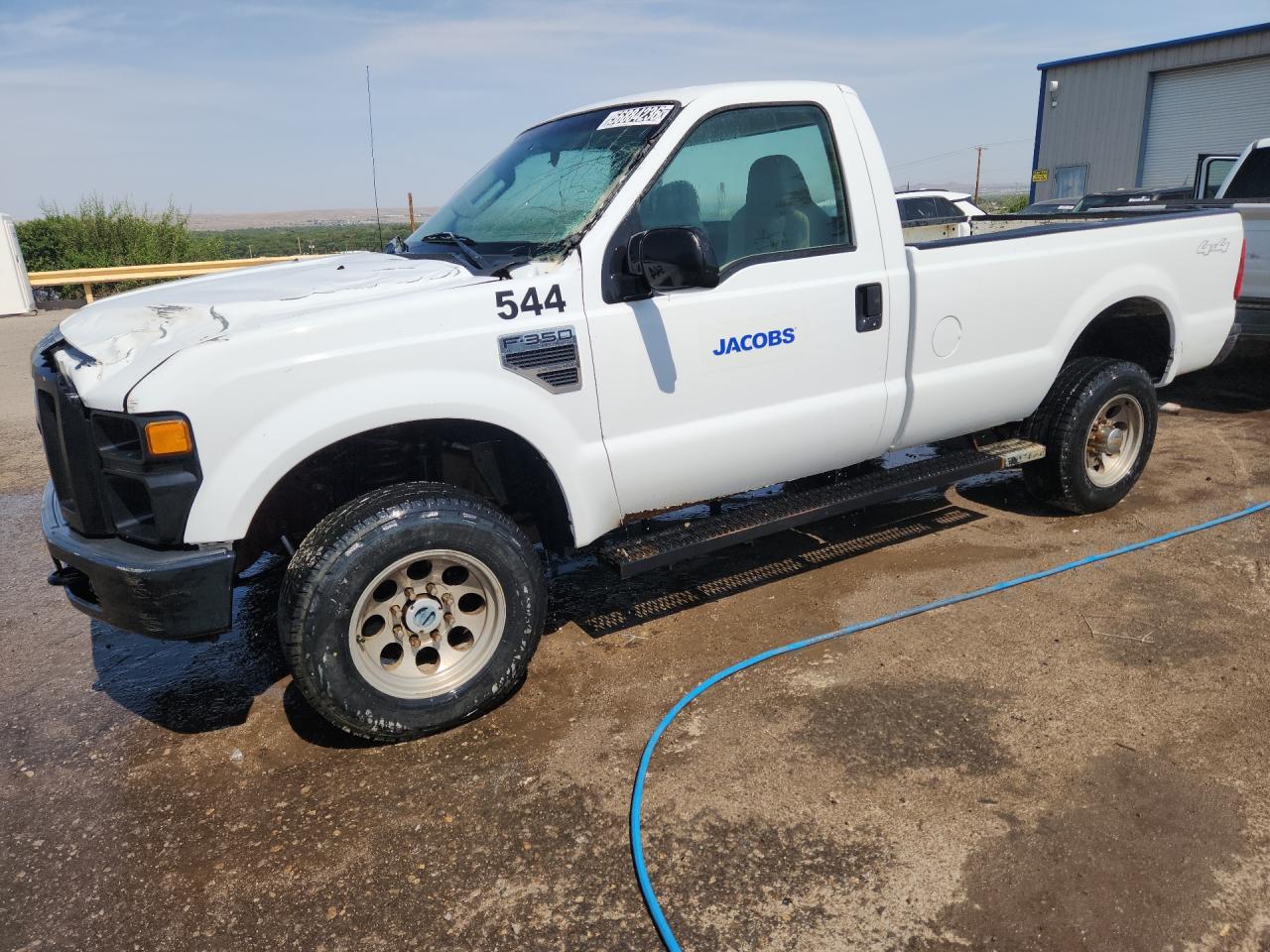 2008 Ford F350 Srw Super Duty White vin: 1FTWF31Y98EE47200 Damage: Windshield, Broken, Replacement Required