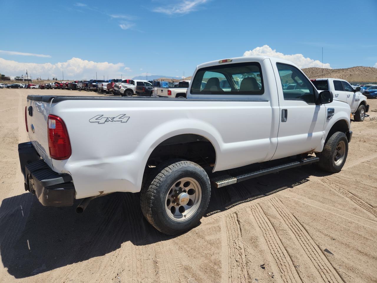 2008 Ford F350 Srw Super Duty White vin: 1FTWF31Y98EE47200 Damage: Right Bed Side, Dent(S) W/ Paint Dmg, > 12 Inches