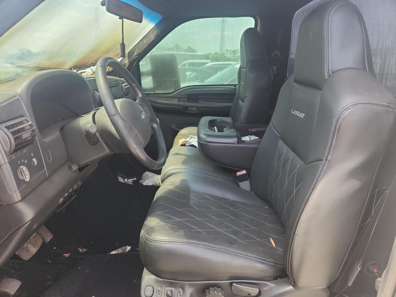 2002 Ford F350 Super Duty White vin: 1FTWF32F32ED01301