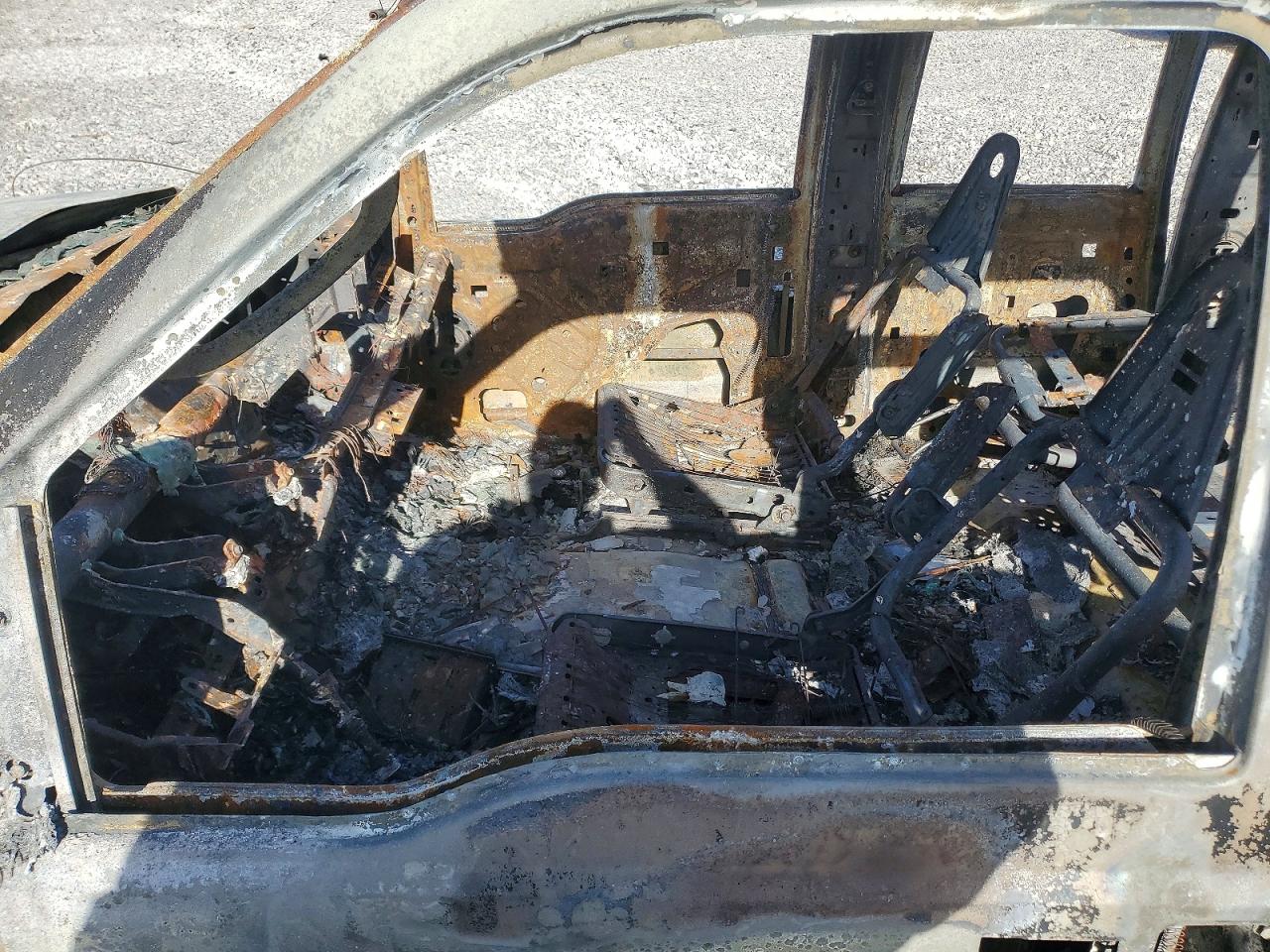 2006 Ford F350 Burn vin: 1FTWW31P06EA95015