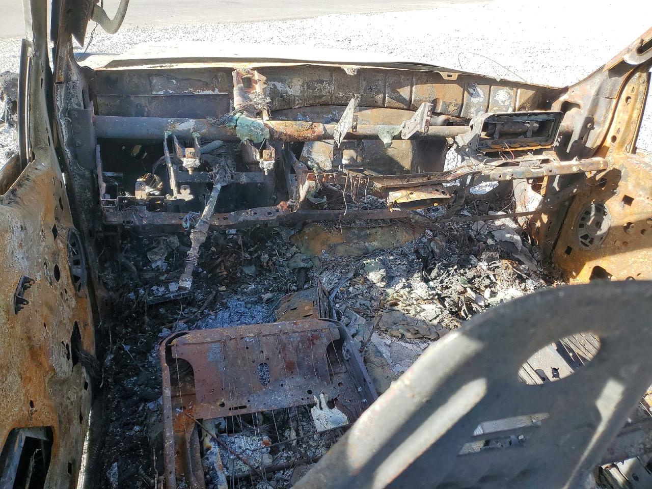 2006 Ford F350 Burn vin: 1FTWW31P06EA95015