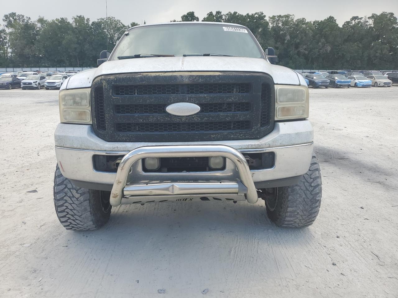 2006 Ford F350 Srw Super Duty White vin: 1FTWW31PX6ED88842 Damage: Front Bumper Extension, Dent(S) W/No Paint Dmg, 1 To 2 Inches