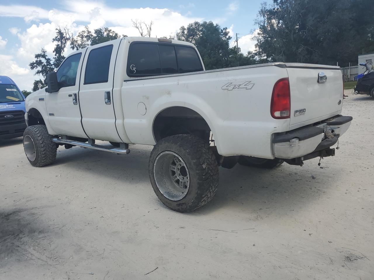 2006 Ford F350 Srw Super Duty White vin: 1FTWW31PX6ED88842 Damage: Left Bed Side, Chipped, 4