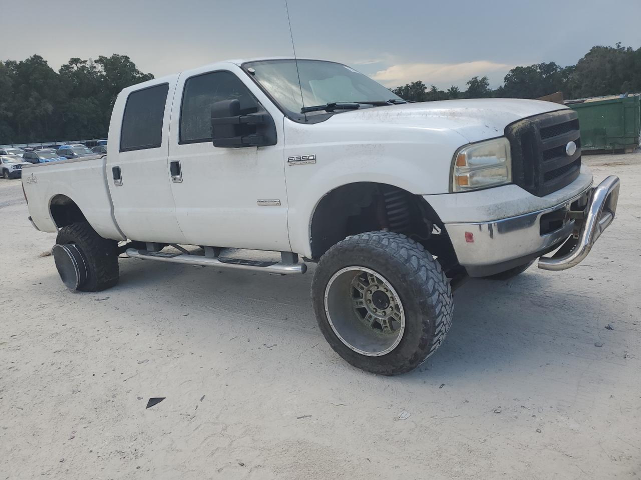 2006 Ford F350 Srw Super Duty White vin: 1FTWW31PX6ED88842 Damage: Right Running Board, Aftermarket, Acceptable