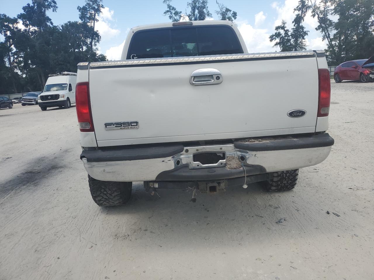 2006 Ford F350 Srw Super Duty White vin: 1FTWW31PX6ED88842 Damage: Tailgate, Multiple Dents/Paint Damage, 2