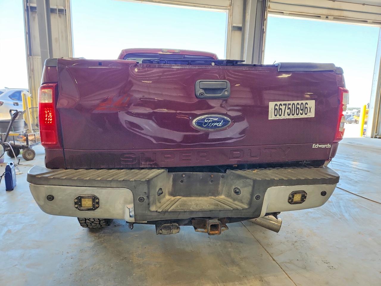 2009 Ford F350 Super Duty Maroon vin: 1FTWW31R19EA06560