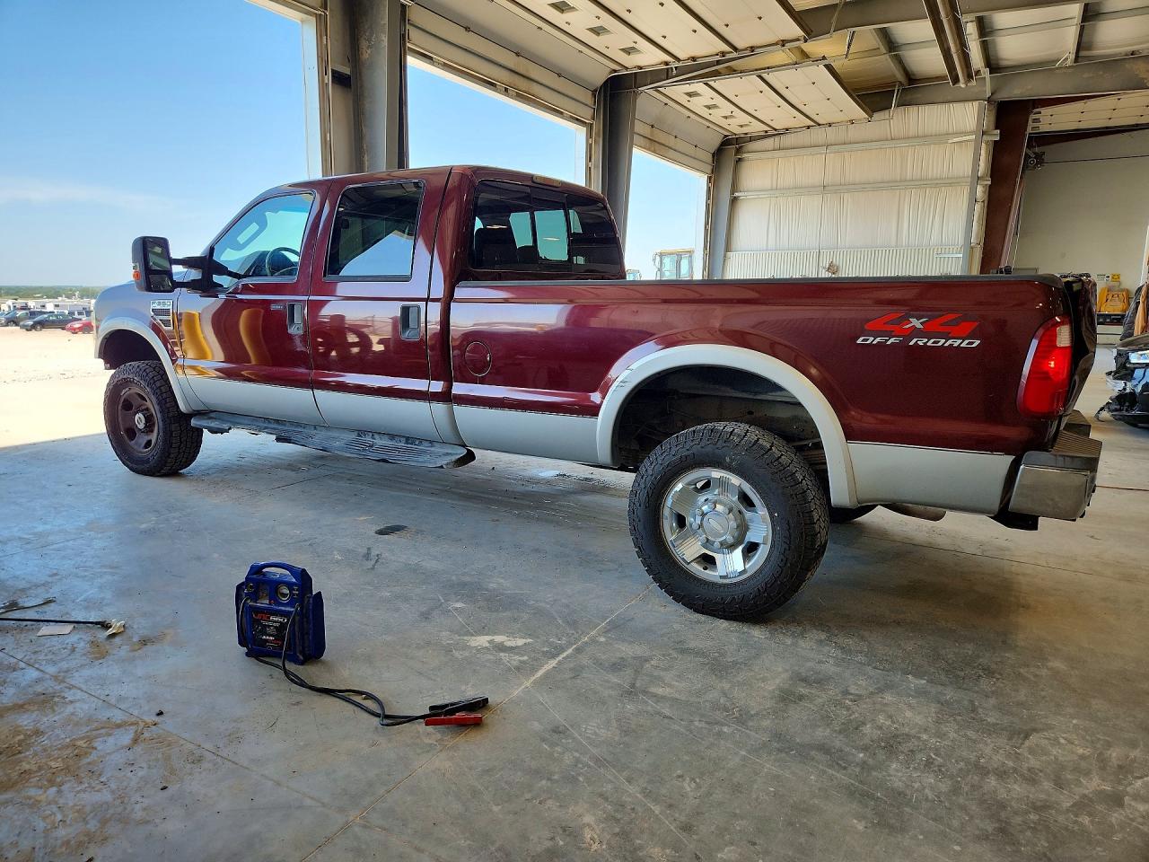 2009 Ford F350 Super Duty Maroon vin: 1FTWW31R19EA06560