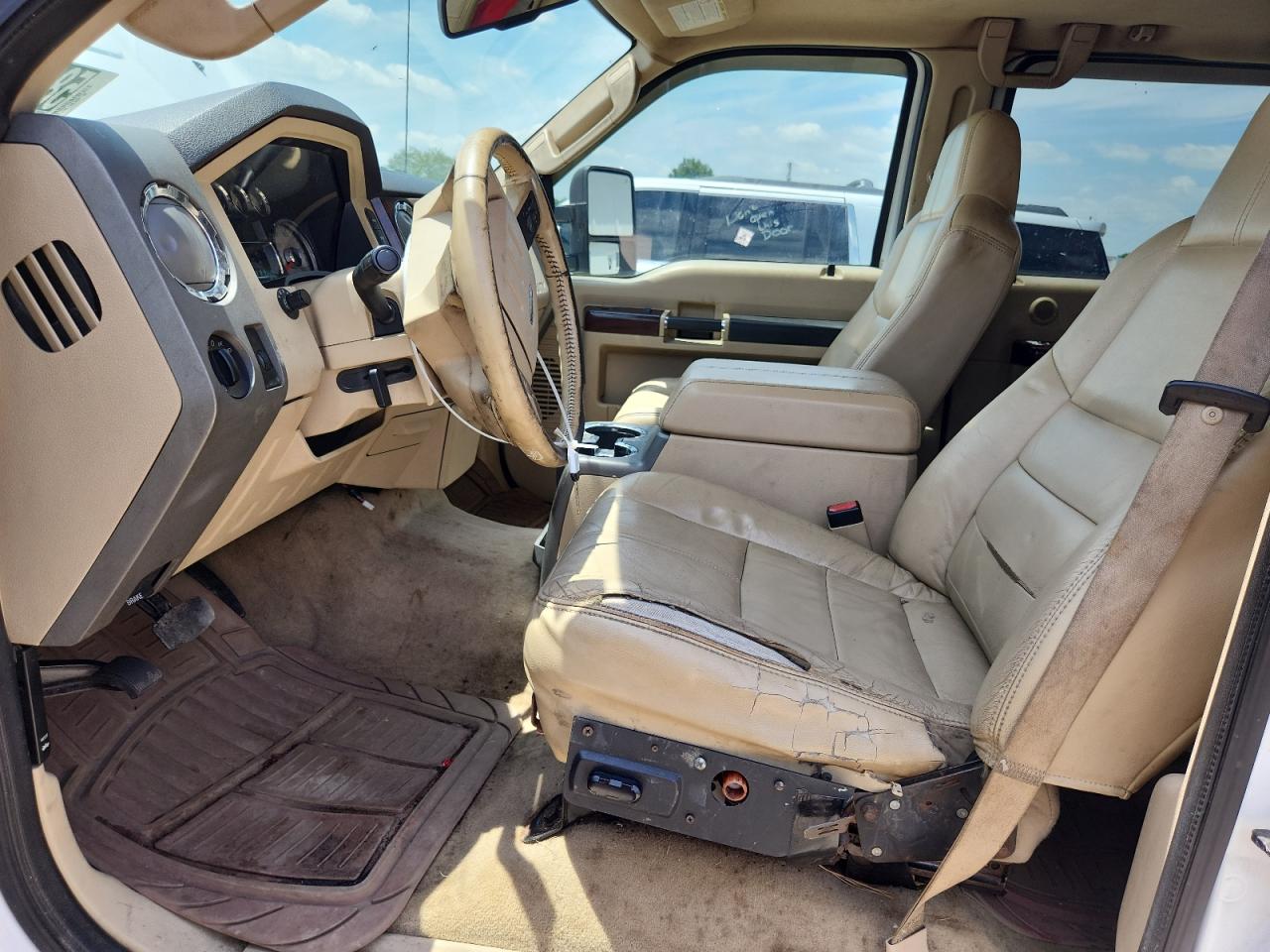 2008 Ford F350 Srw Super Duty White vin: 1FTWW31R58ED74299 Damage: Steering Wheel, Worn, Replacement Required