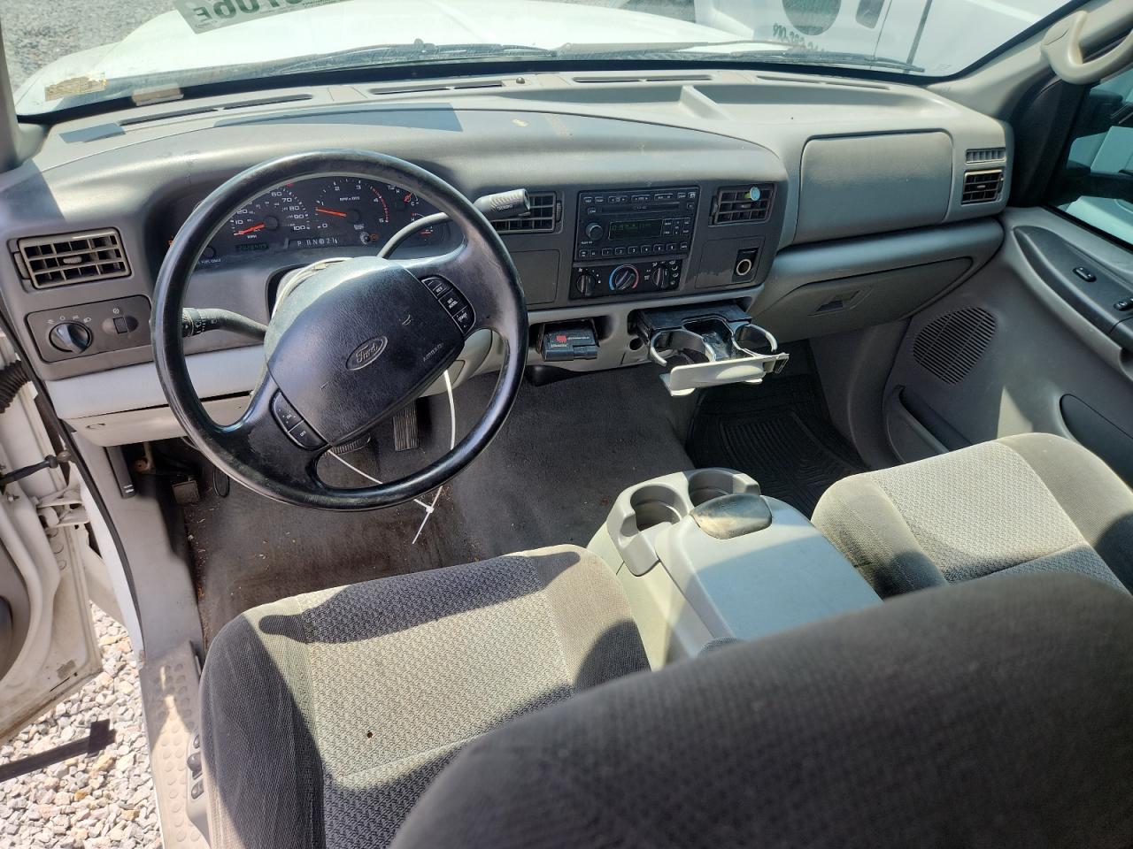 2002 Ford F350 Super Duty White vin: 1FTWW32F82EA85476