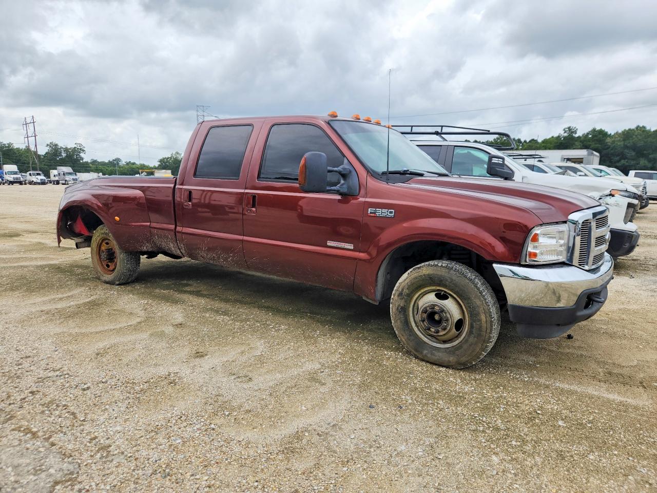 2003 Ford F350 Super Duty Maroon vin: 1FTWW32P33EB94583