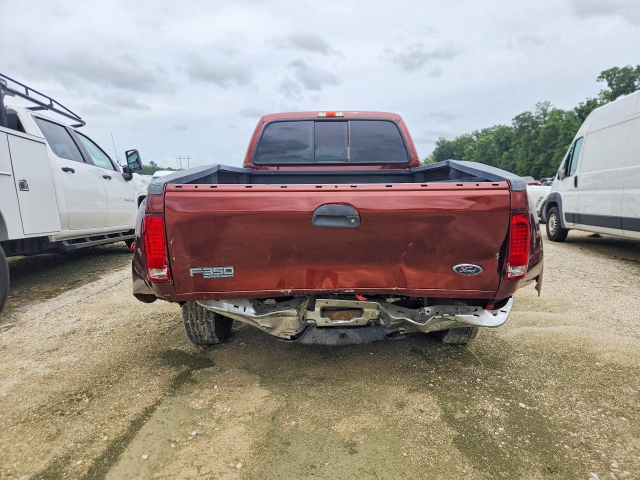 2003 Ford F350 Super Duty Maroon vin: 1FTWW32P33EB94583