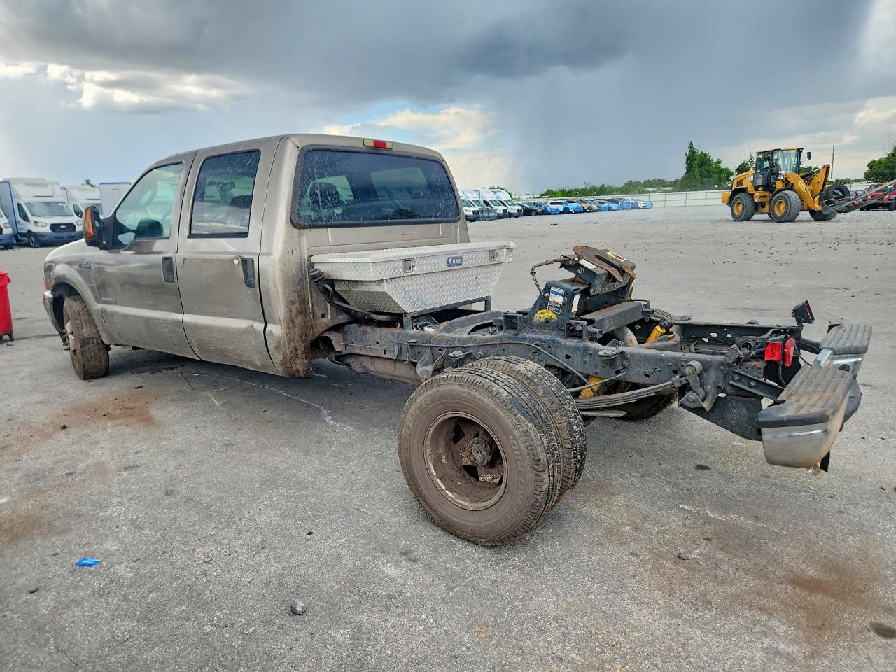 2004 Ford F350 Super Duty Tan vin: 1FTWW32P44EB04830