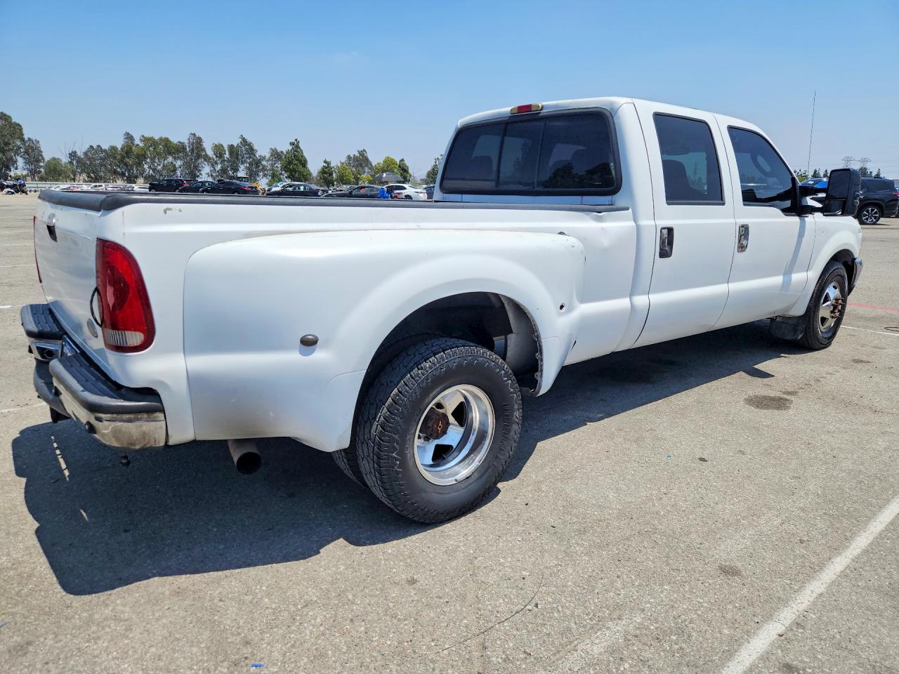 2004 Ford F350 Super Duty White vin: 1FTWW32P74EB79098