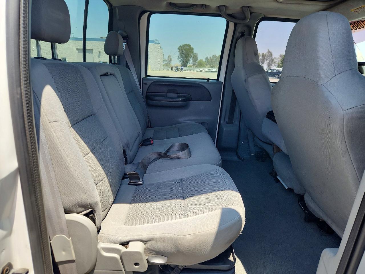 2004 Ford F350 Super Duty White vin: 1FTWW32P74EB79098