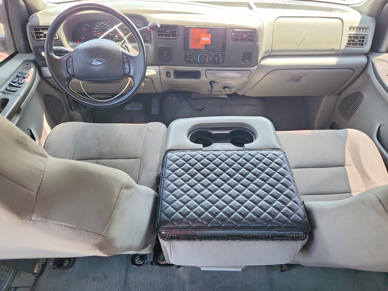 2004 Ford F350 Super Duty White vin: 1FTWW32P74EB79098