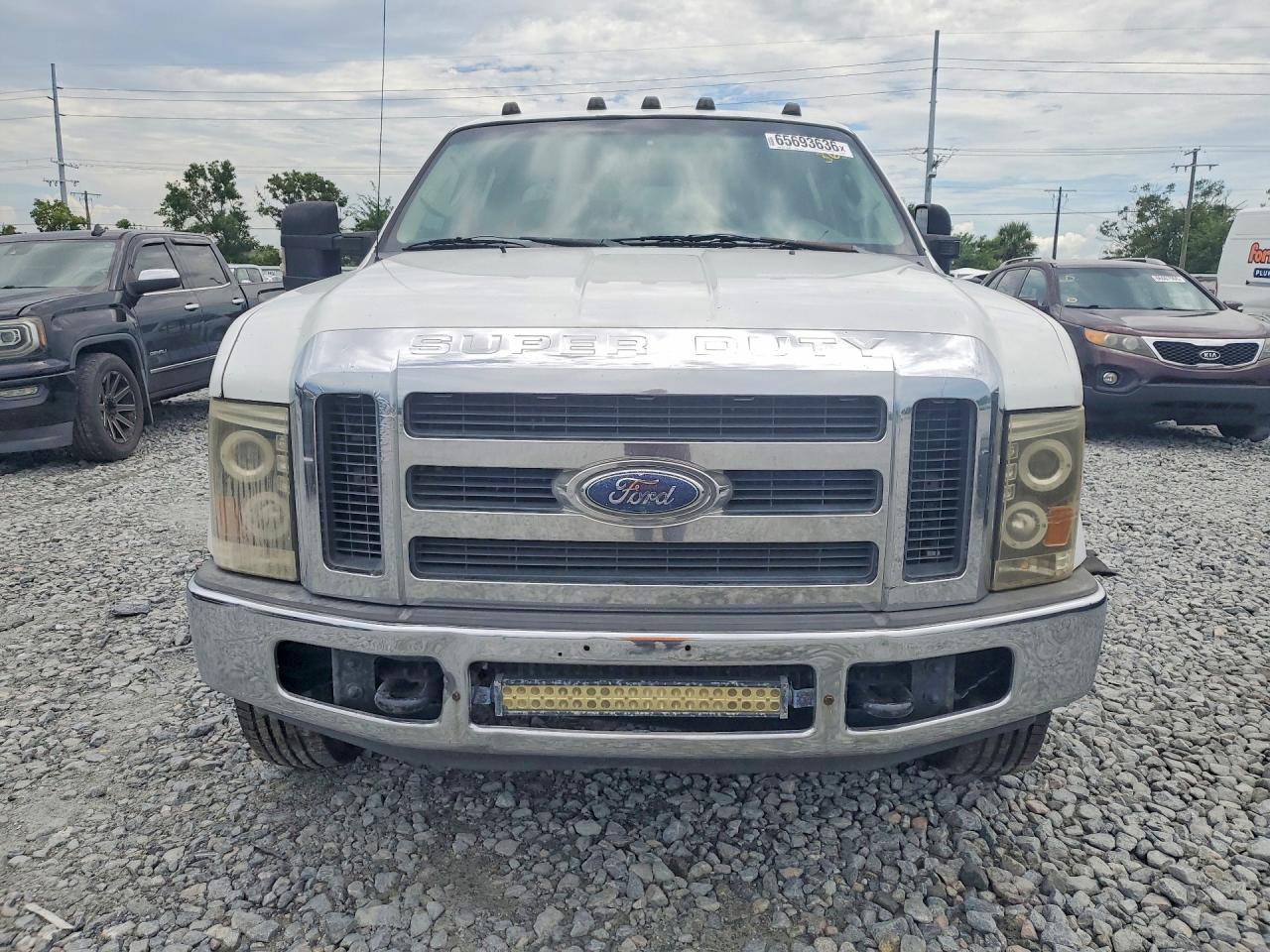 2008 Ford F350 Super Duty White vin: 1FTWW32R08EC90812