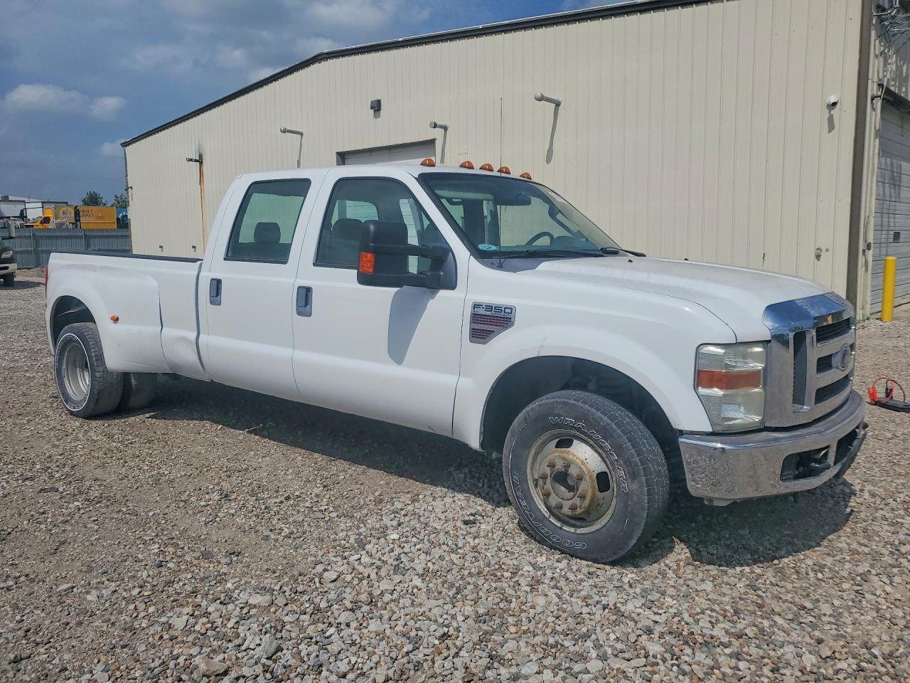 2008 Ford F350 Super Duty White vin: 1FTWW32R08ED80705
