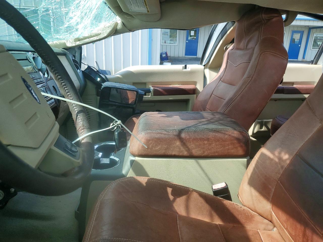 2008 Ford F350 Super Duty White vin: 1FTWW32R78EB08720