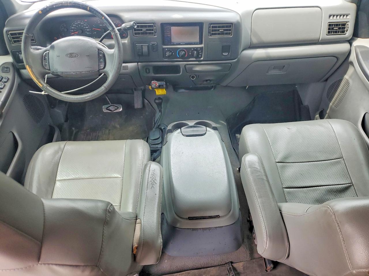 2002 Ford F350 Super Duty Двухцветный vin: 1FTWW33F32EA59866
