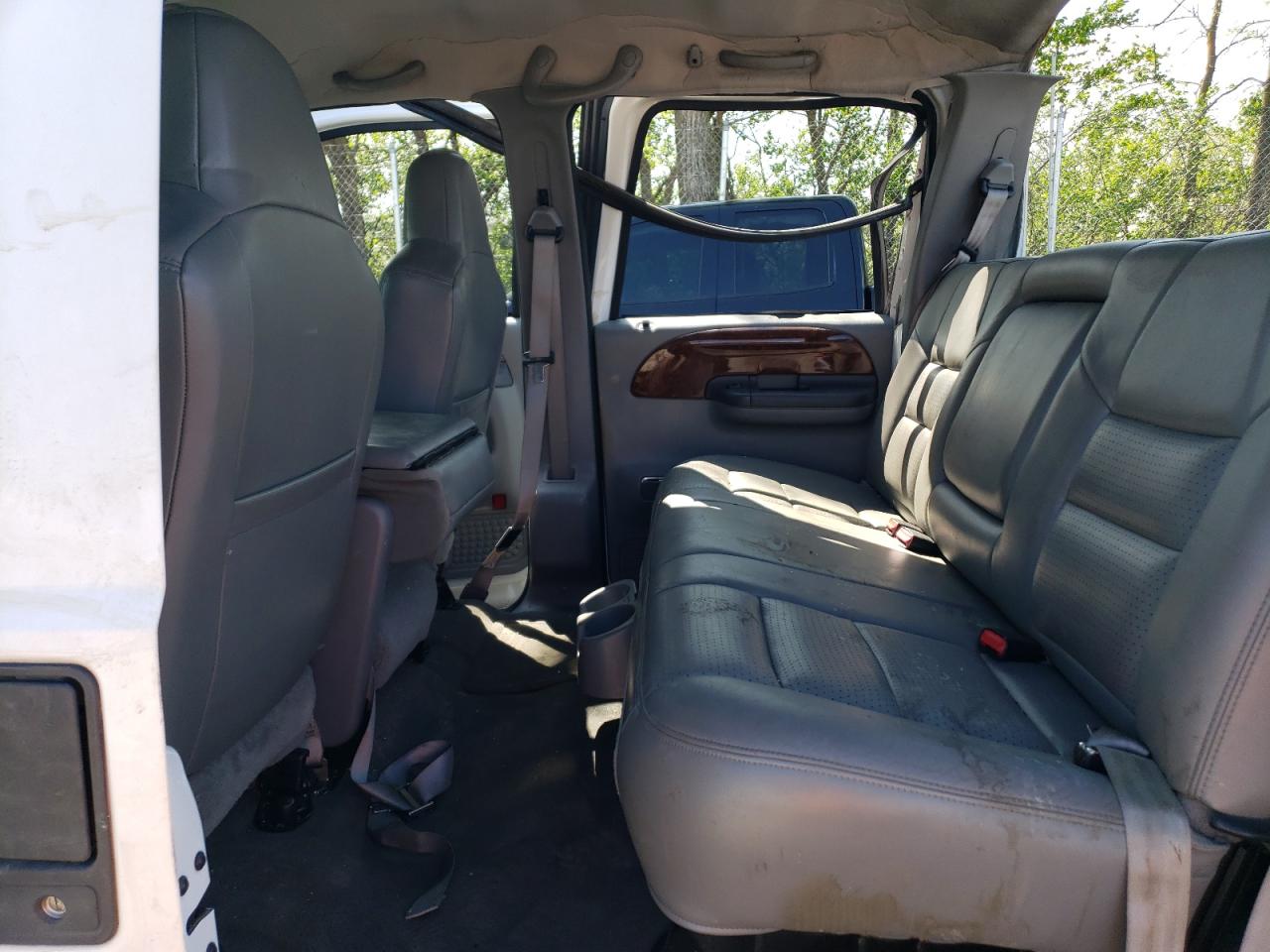 2002 Ford F350 Super Duty White vin: 1FTWW33F42EB14633