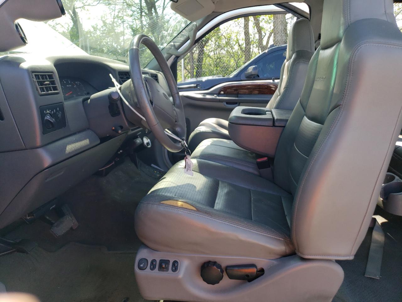 2002 Ford F350 Super Duty White vin: 1FTWW33F42EB14633